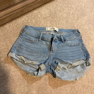 Hollister Short Shorts Blue Denim Shorts Low Rise size 0